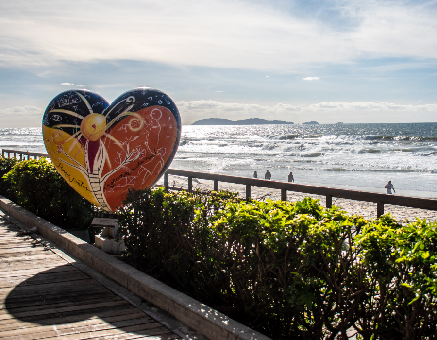 A heart sculpture at the Playas de Tijuana boardwalk